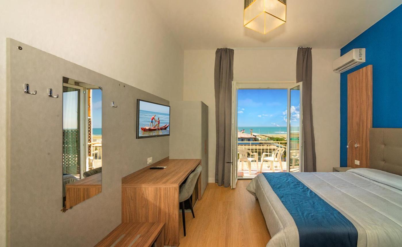 Camera Tripla Standard con Vista Mare